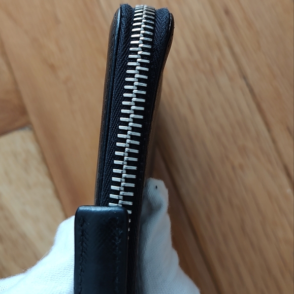 Prada leather zippy compact wallet EUC - Picture 4 of 14